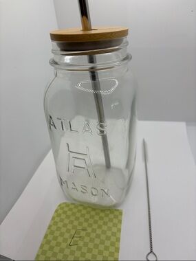 Vintage Atlas Mason Glass Drinking Jar with Bamboo Lid & Stainless Straw - Clear